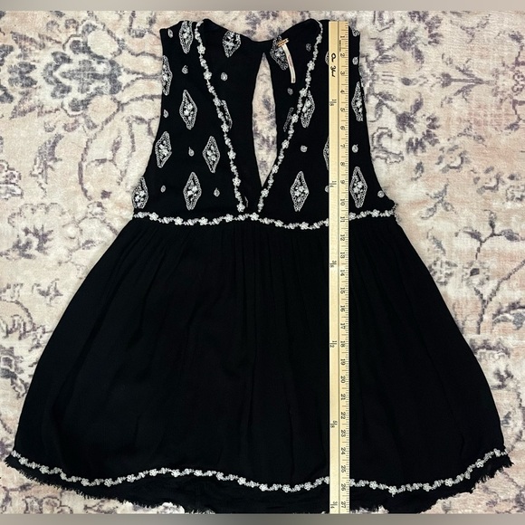 Free People Black Diamond Embroidered Sleeveless Tunic Top Size  XS - Picture 8 of 11